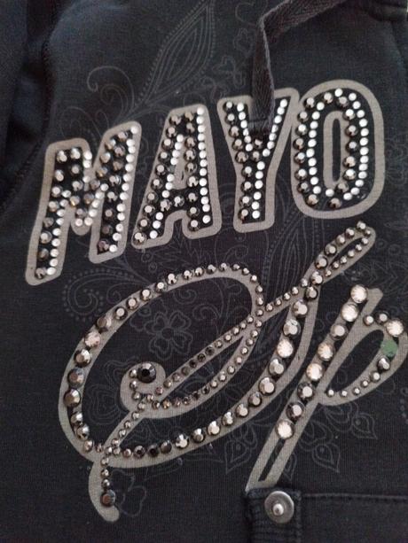 Mikinka mayo chix, mayo chix,s