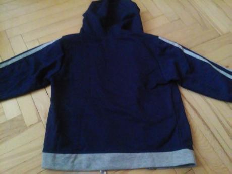 Tenšia mikinka, 122