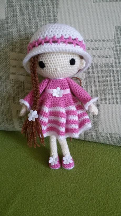 Háčkovaná bábika tessa, 