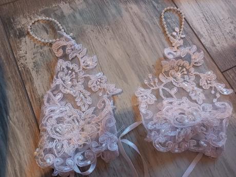 Krajkové rukavičky na prst,