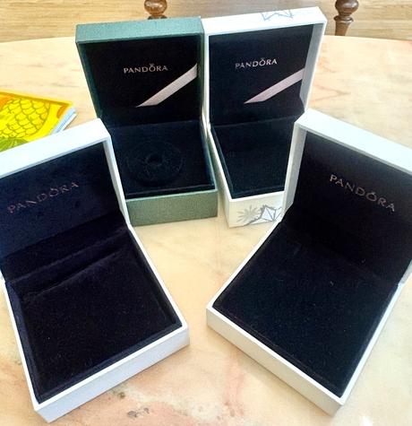 Pandora krabičky a tašky, pandora