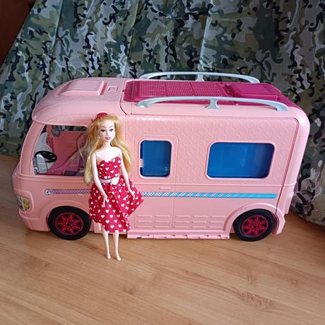 Barbie karavan,