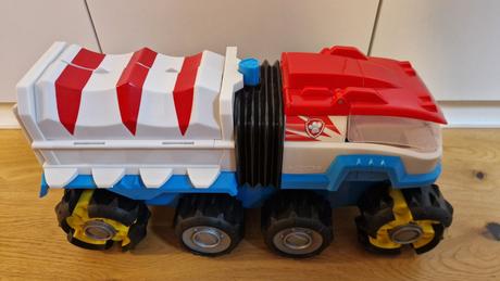 Labkova patrola terrenny dino nakladiak, 