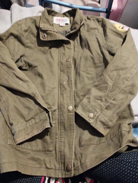 Tenšia bundička, 128