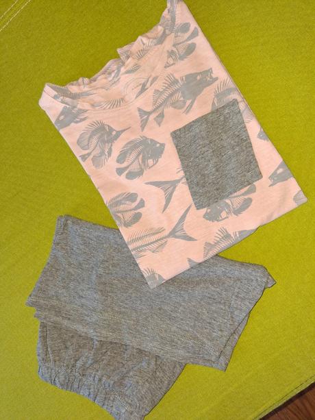 Pyzamo, reserved,158