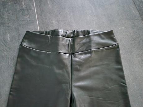 Čierne lesklé legíny, esmara,m