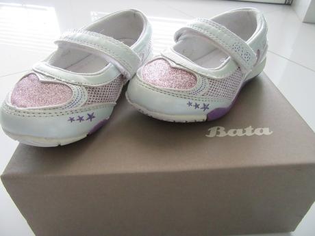 Sandálky, baťa,23