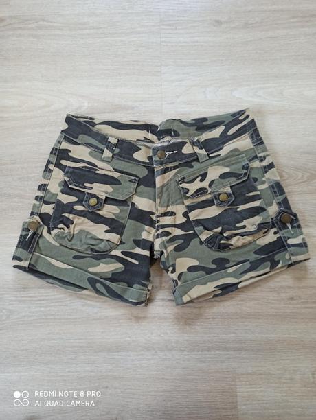 Vojenské kraťasy, s
