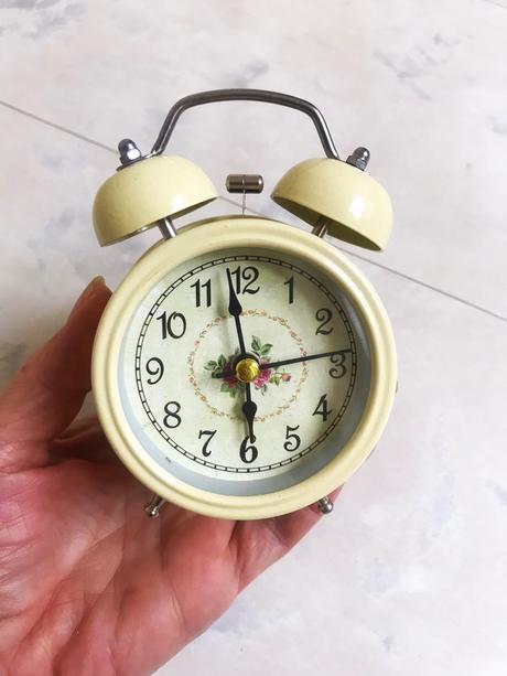 Starožitný budík,