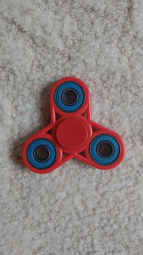 Fidget spinner, 
