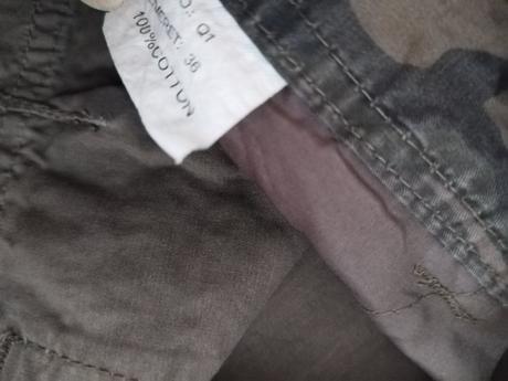 Maskáčové kraťasy, 36