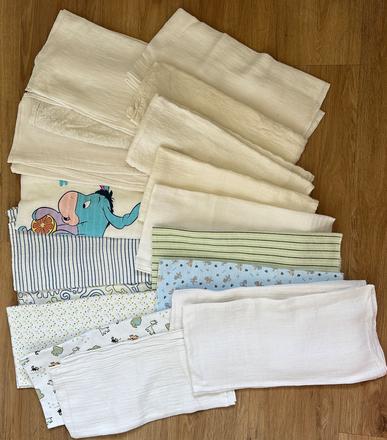 18 kusov látkových bavlnených plienok,