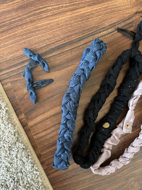 Čelenky a sponky pompdelux, 