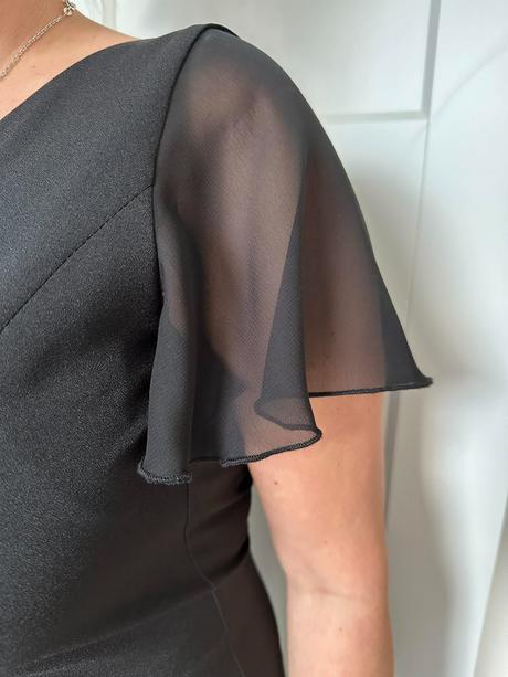 Koktejlove mini saty, 38