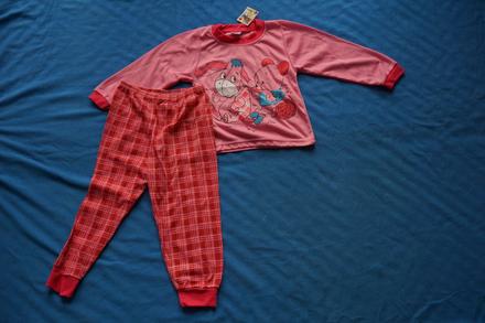 Tenké dvojdielne pyžamo, 116