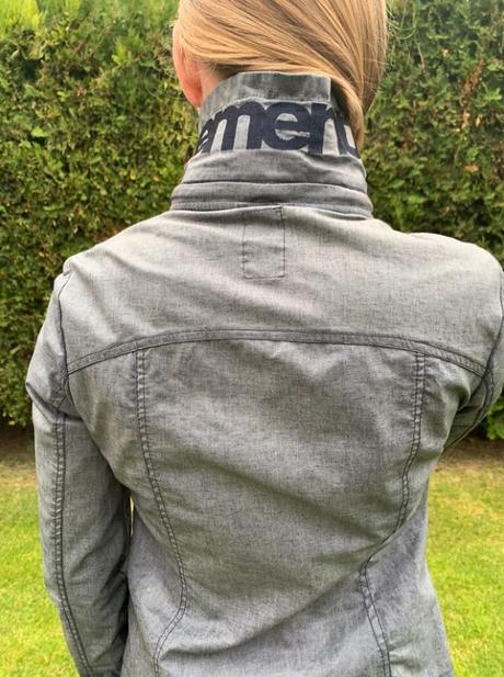 Ľahká sivá bunda, s