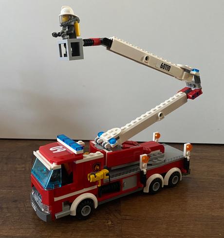 Lego hasičsská stanica 60110,