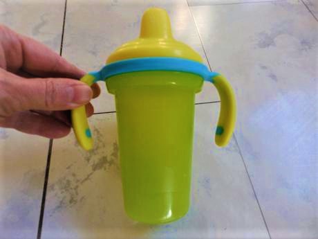 Hrnček s násadkou a rúčkami,