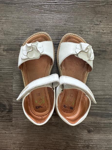 Sandálky s kvietkom, primigi,29
