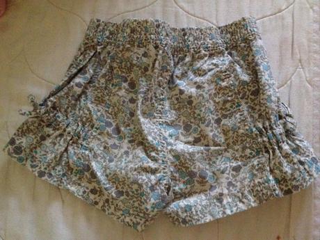 Kvietkovane kratasy, benetton,86