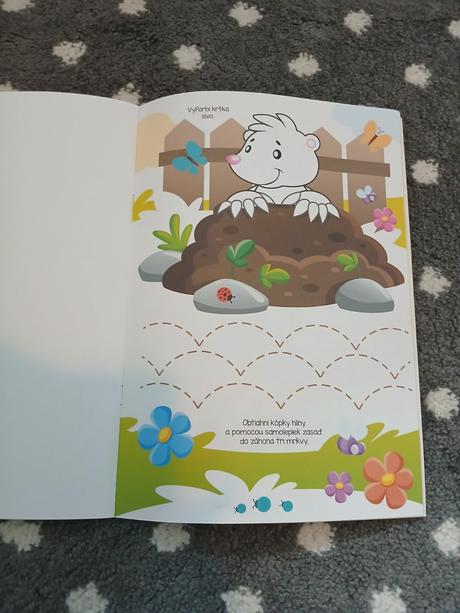 Pracovny zosit s nalepkami - farby,