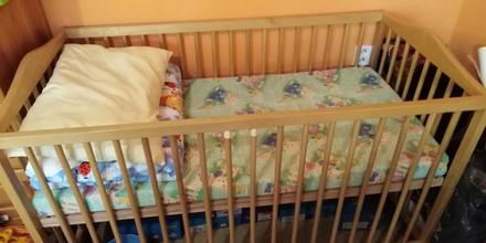 Detská postieľka s madracom,