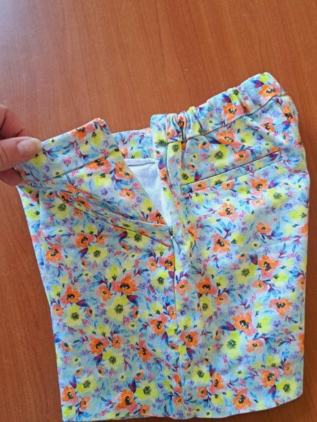 Šortky, zara,134