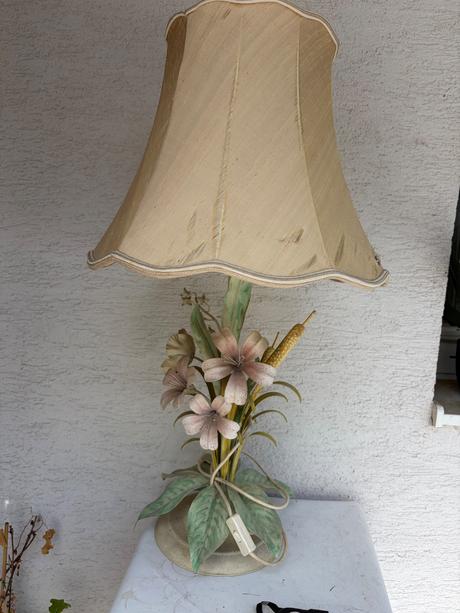 Unikatna 85 cm velka stojaca vintage kovova lampa,