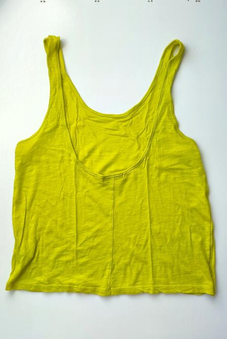 Tielko s výstrihom na chrbte, m