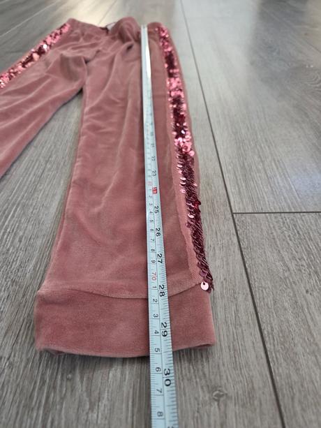 Teplé nohavice, 128