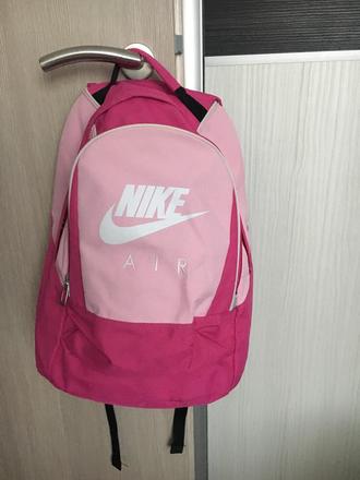 Ruksak nike,