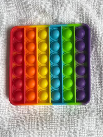 Pop it dúhové farby,