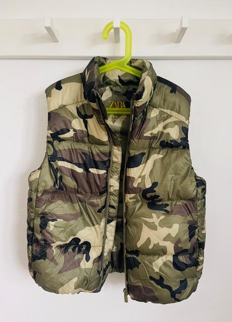 Zara chlapčenská vesta 130, zara,134