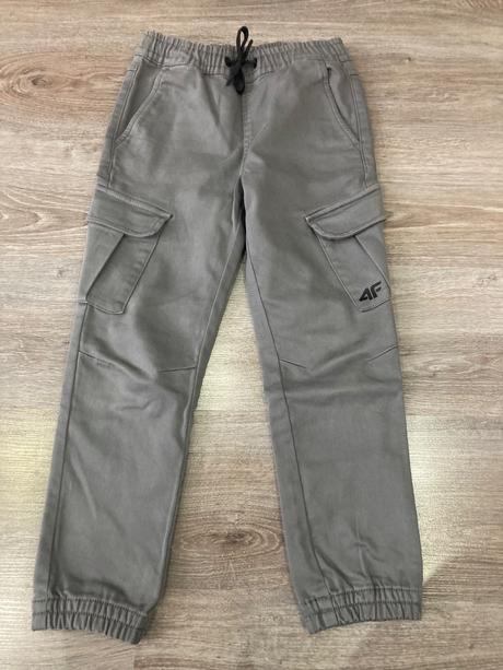 Kapsacove nohavice, 134