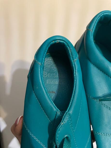 Tyrkysové koženkové tenisky, bershka,43