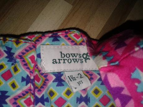 Šaty, bows & arrows,92