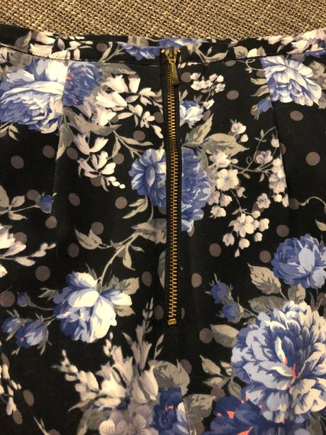 Kvetove sukienka, veľkosť 36, zn. oasis, 36