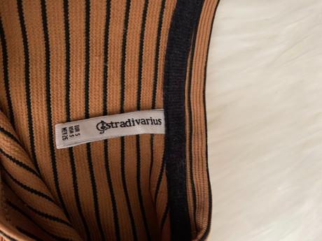 Prekrásny top stradivarius, nový, pc 25 eur, stradivarius,s