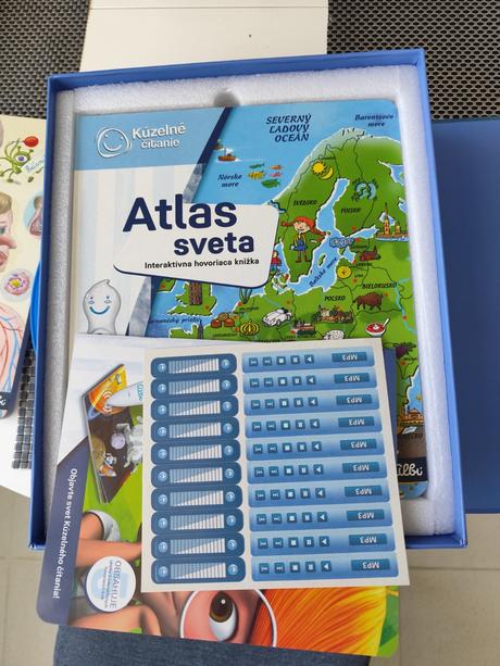 Atlas sveta kufrík s ceruzkou, 