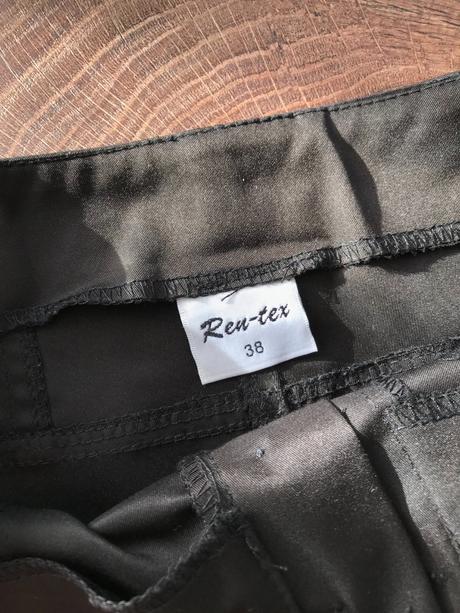 Dámska sukňa 38, 38