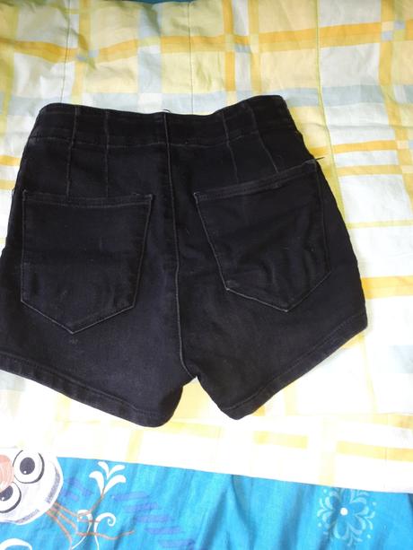 Šortky, bershka,32