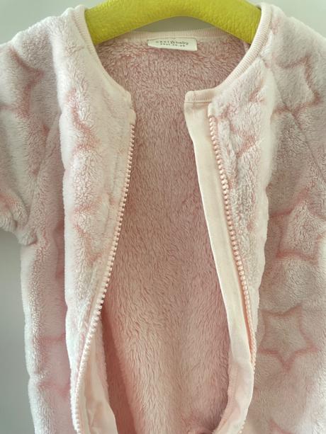 Ruzovy overal next, next,56