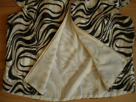 Trojdielný kostím, 46