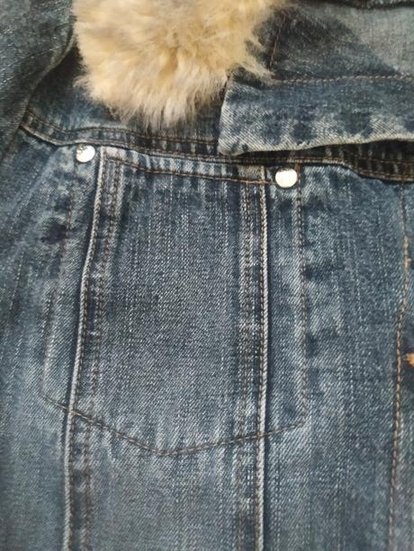 Riflova bunda znackova z kozusinkou  raz oblecena, s