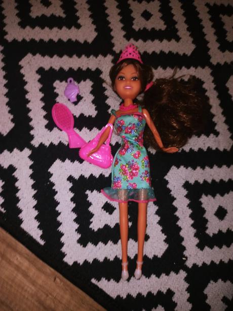 Barbie so satami a suknou morskej panny,