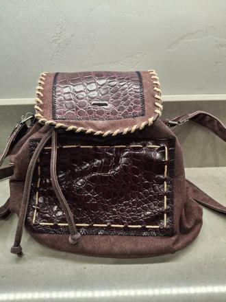 Kabelka môže byť aj crossbody, 