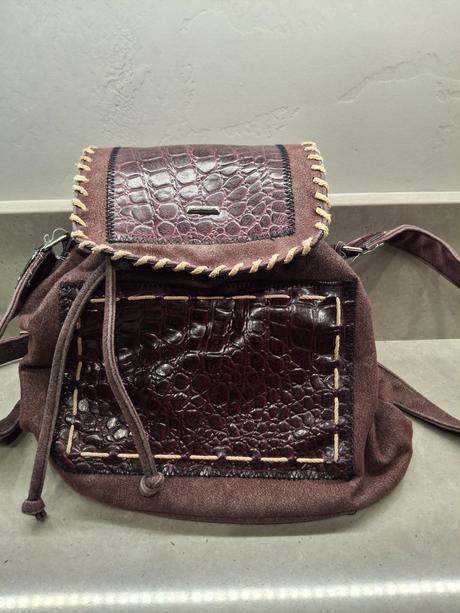 Kabelka môže byť aj crossbody, 