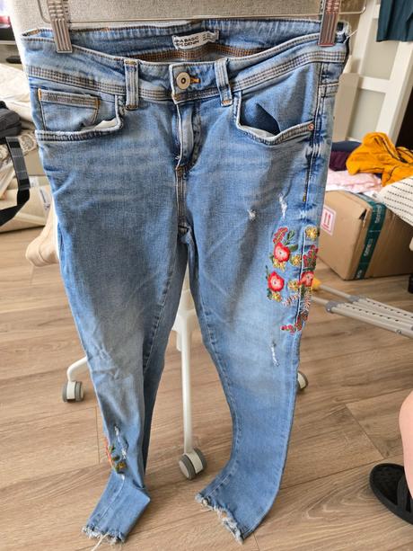 Rifle s vysivkou, zara,36