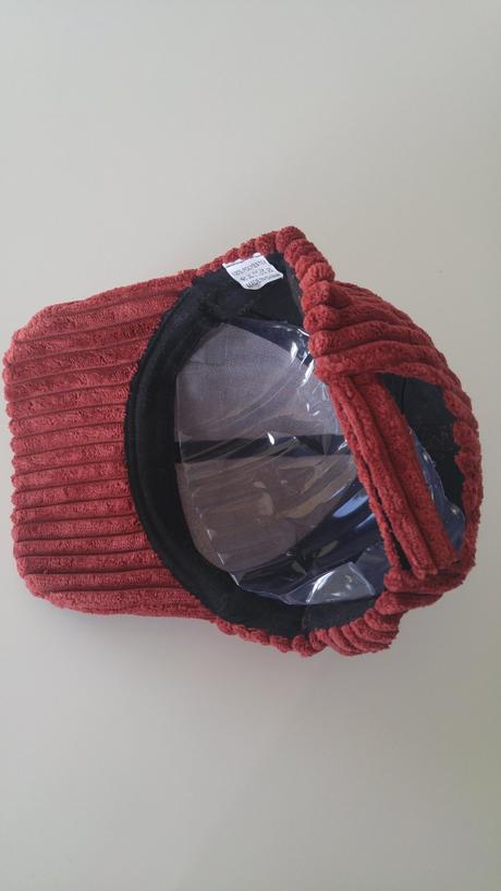Nová šiltovka menčestrová bordová,