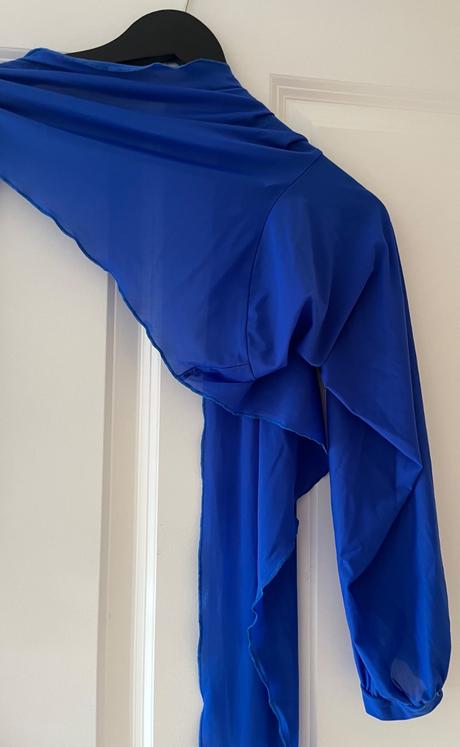 Extravagantný modrý crop top, m/38, m
